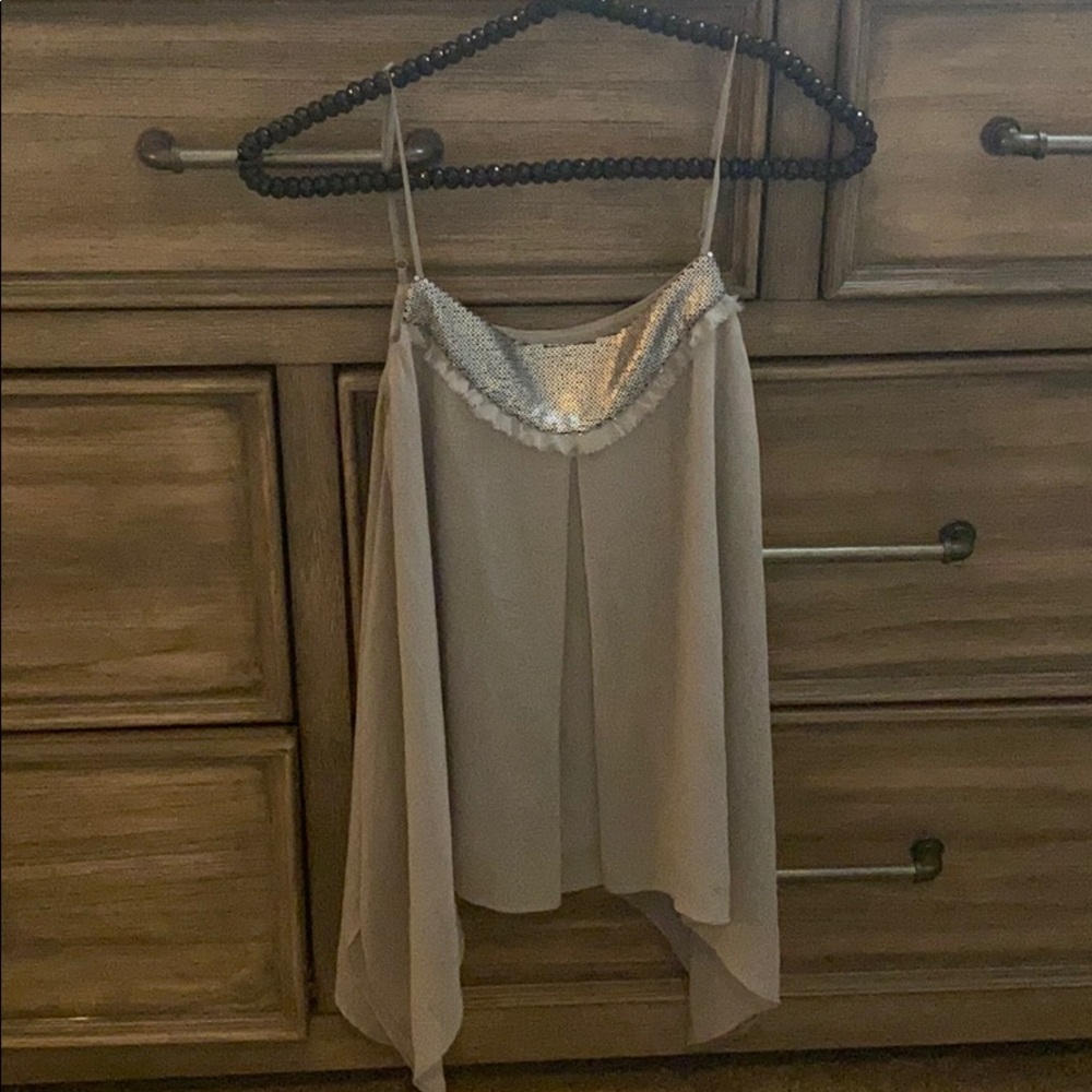 ✨✨express sleeveless blouse